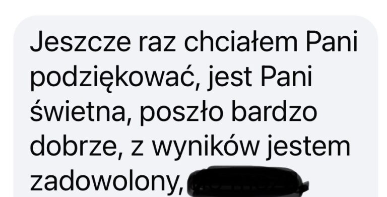 Zrzut ekranu z wiadomością tekstową zawierającą pozytywną opinię klienta o usługach firmy