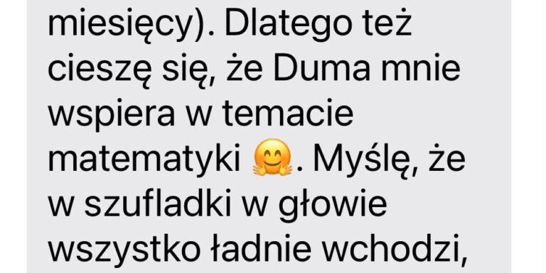 Fragment opinii klienta z tekstem o wsparciu Duma w temacie matematyki i emoji uśmiechu